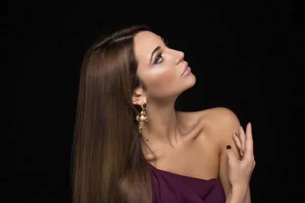 Portrait of a beautiful brown-haired girl — Stock Photo, Image