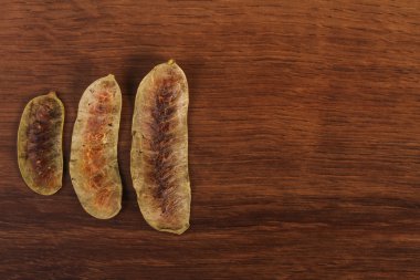 İskenderiyeli Senna Pod ahşap üzerine