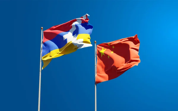 Belas Bandeiras Estatais Nacionais China Artsakh Juntas Fundo Céu Conceito — Fotografia de Stock