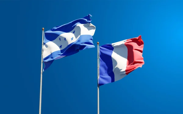 Тлі Неба Стоять Прекрасні Державні Прапори Гондурасу Франції Артхаус — стокове фото
