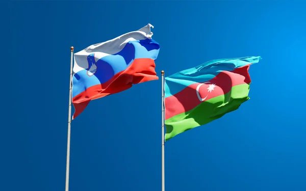 Piękne Flagi Państwowe Słowenii Azerbejdżanu Razem Tle Nieba Koncepcja Grafiki — Zdjęcie stockowe