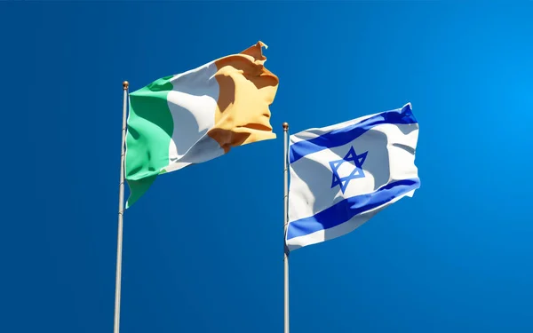 Vackra Nationella Flaggor Irland Och Israel Tillsammans Himlen Bakgrund Konstverkskoncept — Stockfoto