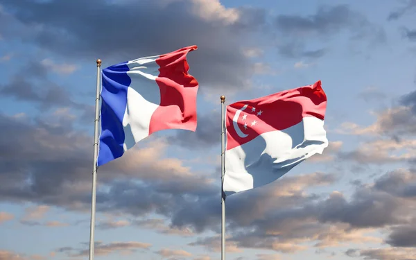 Тлі Неба Являються Чудові Державні Прапори Франції Сінгапуру Артхаус — стокове фото