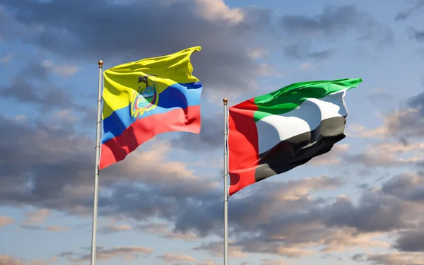 아름다운 에콰도르 국기와 아랍에미리트 국기가 하늘을 배경으로 있습니다 — 스톡 사진