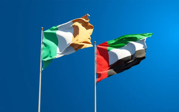 Belle Bandiere Nazionali Stato Irlanda Emirati Arabi Uniti Insieme Sullo — Foto Stock