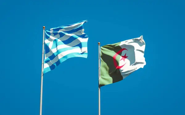 空を背景にギリシャとアルジェリアの美しい国旗が一緒に 3Dアートワークコンセプト — ストック写真