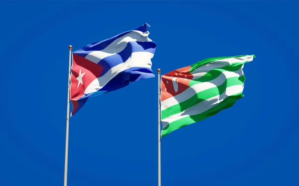 Hermosas Banderas Estatales Nacionales Abjasia Cuba Juntas Fondo Del Cielo — Foto de Stock