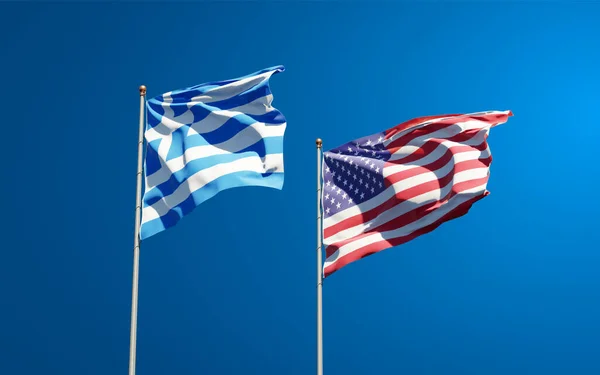 空を背景にギリシャとアメリカの美しい国旗が一緒に 3Dアートワークコンセプト — ストック写真