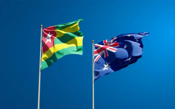 Hermosas Banderas Estatales Nacionales Togo Australia Juntas Fondo Del Cielo — Foto de Stock