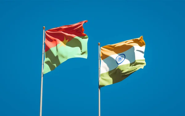 Belas Bandeiras Estado Nacional Índia Burkina Faso Juntas Fundo Céu — Fotografia de Stock