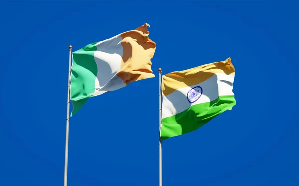 Красивые Национальные Государственные Флаги Ирландии Индии Вместе Фоне Неба Концепция — стоковое фото