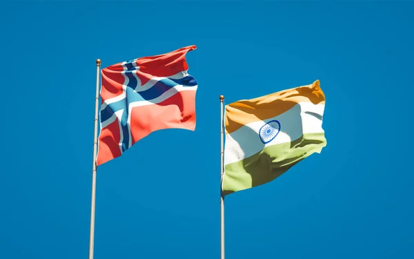 空を背景にノルウェーとインドの美しい国旗が一緒に 3Dアートワークコンセプト — ストック写真