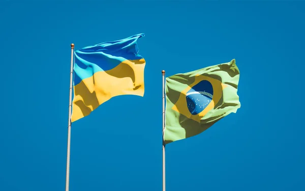 Hermosas Banderas Estatales Nacionales Ucrania Brasil Juntos Fondo Del Cielo —  Fotos de Stock