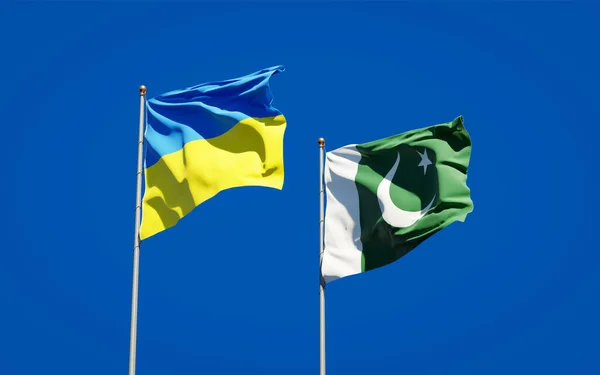 Krásné Národní Státní Vlajky Ukrajiny Pákistánu Společně Obloze Pozadí Koncept — Stock fotografie