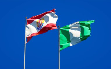 Fransız Polinezyası ve Nijerya 'nın güzel ulusal bayrağı gökyüzü arka planında birlikte. 3B sanat eseri konsepti. 