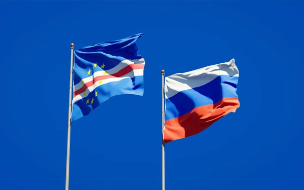 Vackra Nationella Flaggor Ryssland Och Kap Verde Tillsammans Himlen Bakgrund — Stockfoto