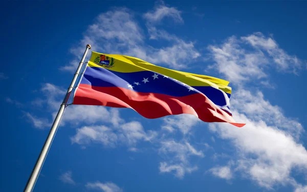 Vacker Nationalstat Flagga Venezuela Fladdrar Himlen Bakgrund Låg Vinkel Närbild — Stockfoto