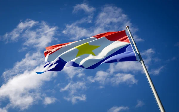 Piękna Flaga Państwowa Saba Trzepocze Tle Nieba Niski Kąt Zbliżenie — Zdjęcie stockowe