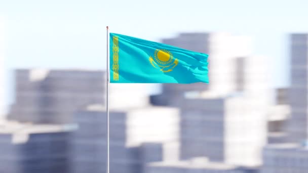 Gökyüzünde sallanan güzel Kazakistan bayrağının sinematik üstgeçişi. — Stok video