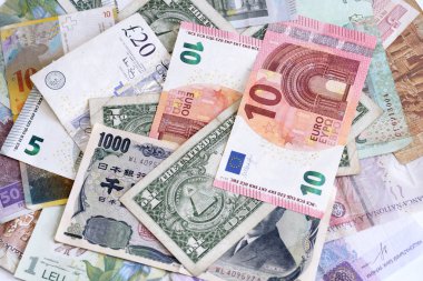farklı ülkelerden para