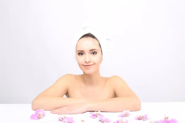 Vackra glada Spa flicka — Stockfoto