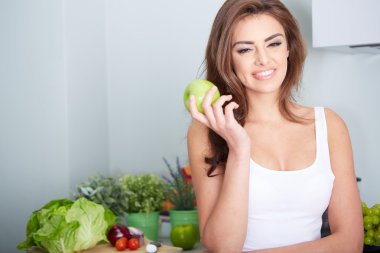 Güzel esmer bayanı closeup portresi