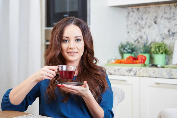 Portrait of a girl eating — Stock Photo, Image