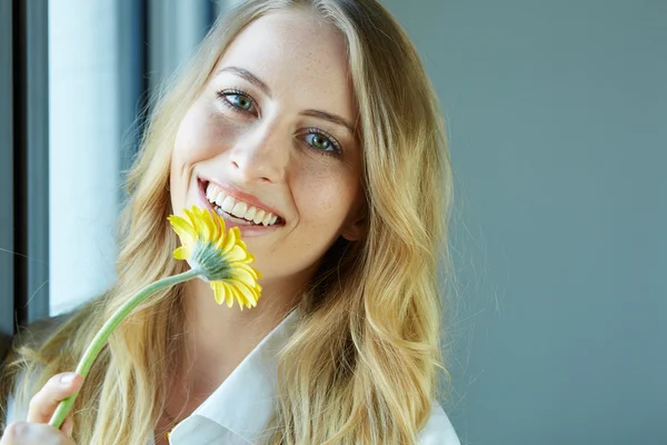 Beauty portrait young girl — Stock Photo, Image