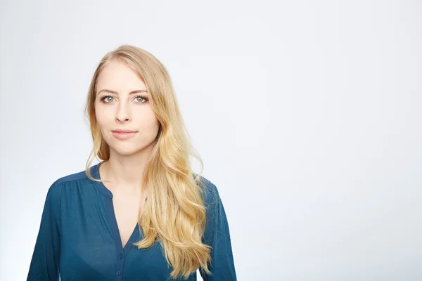 Happy smiling woman portrait with crossed arms — Stock Photo, Image