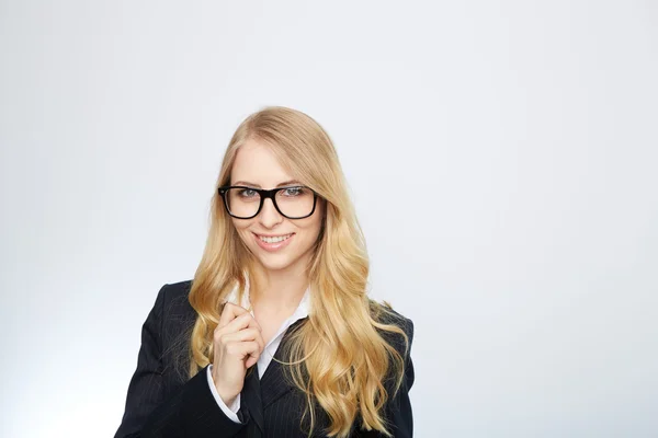 Obchodní žena nosí brýle — Stock fotografie