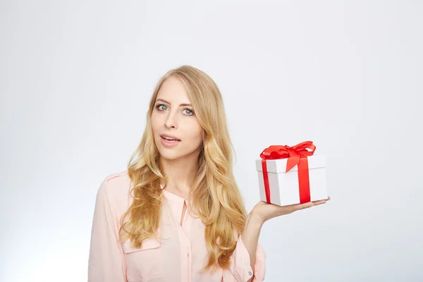 Young blond woman with present box. — Stock Photo, Image