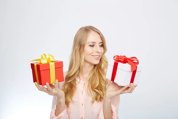 Young blond woman with present box. — Stock Photo, Image