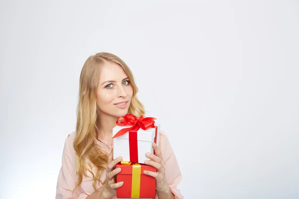 Young blond woman with present box. — Stock Photo, Image