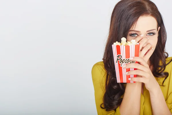 Young woman with popcorn — Stock Photo, Image