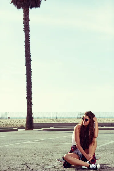 Young pretty happy smiling hipster girl — Stock Photo, Image