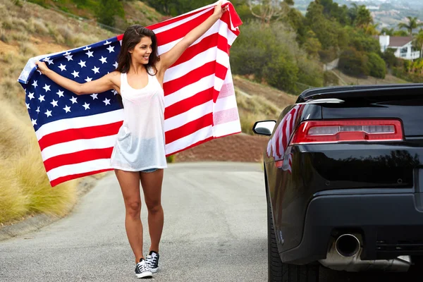 Frau mit amerikanischer Flagge — Stockfoto