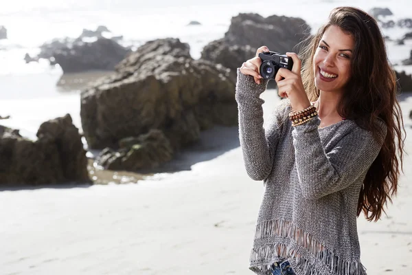 Hipster woman taking photos — Stock Photo, Image