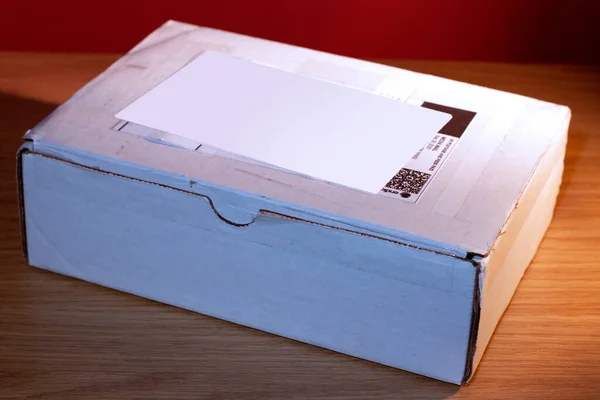 Caja Blanca Usada Con Etiqueta Blanco Para Comping Conceptos Maquetas — Foto de Stock