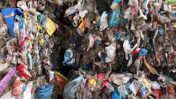 Balíky Plastového Odpadu Jsou Připraveny Dalšímu Zpracování — Stock video