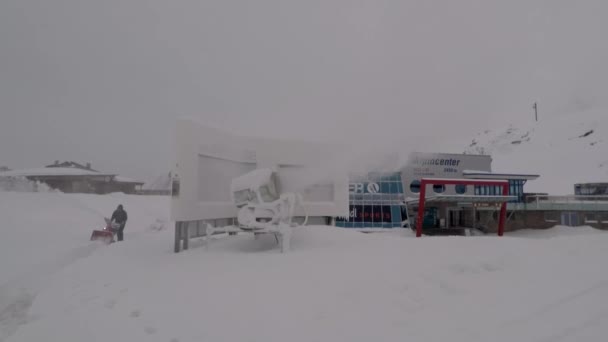 Producción Nieve Mediante Cañón Nieve Cañón Nieve Estación Esquí Austriaca — Vídeos de Stock