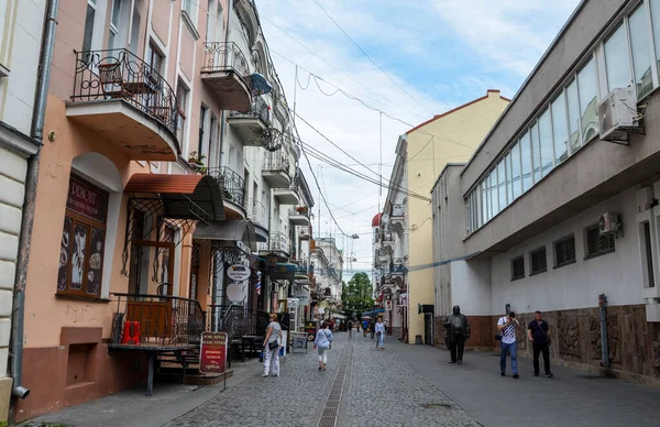 Ternopil Ukraine Juli 2020 Menschen Die Tagsüber Der Fußgängerzone Von — Stockfoto