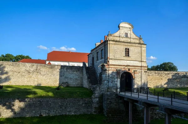 Vista Cancello Ingresso Del Castello Zbarazh Con Costruzioni Difensive Sistema — Foto Stock