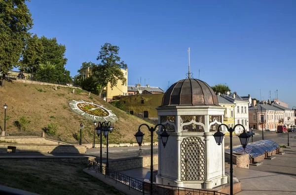 Туристи Місцеві Жителі Люблять Проводити Свій Час Біля Фонтану Площі — стокове фото