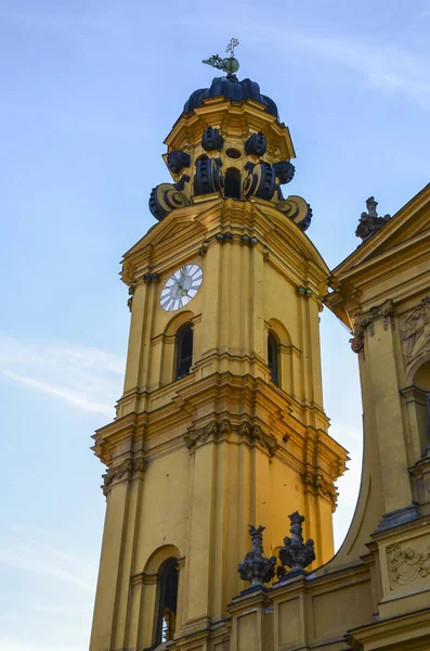 Szczegóły Kościoła Teatralnego Theatinerkirche Kajetan Monachium Niemcy — Zdjęcie stockowe