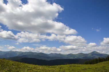Chornohora dağları Doğu Beskids ve Ukrayna Karpatlar Grubu 'nun batı Ukrayna' daki en yüksek sıradağlardır.