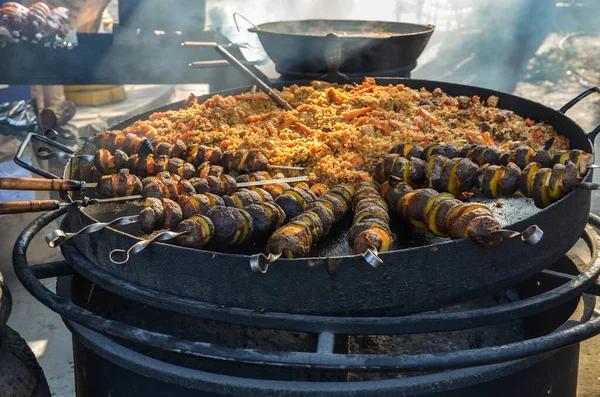 Grande Poêle Avec Pommes Terre Frites Riz Extérieur — Photo