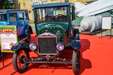 KYIV, UKRAINE 12 Mayıs 2019: Eski araba festivali Ford Model T 'nin antika retro arabası