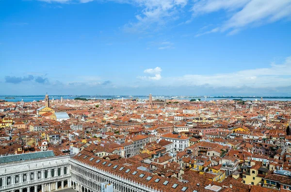 Blick Auf Die Dächer Venedigs Und Das Ende Des Markusplatzes — Stockfoto