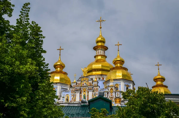 Золоті Куполи Монастиря Святого Михайла Один Найвідоміших Церковних Комплексів Києва — стокове фото