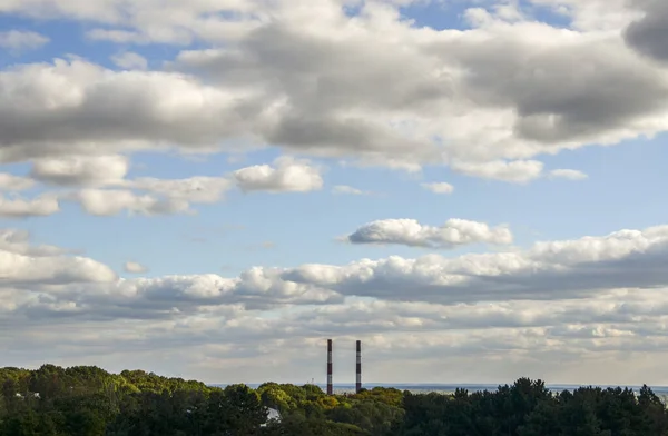 Birleşik Fabrika Birleşik Isı Elektrik Santrali Boruları Doğal Bir Manzara — Stok fotoğraf